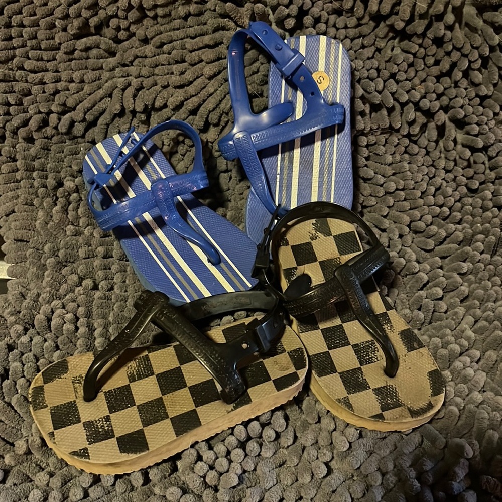 Flip flops with strap